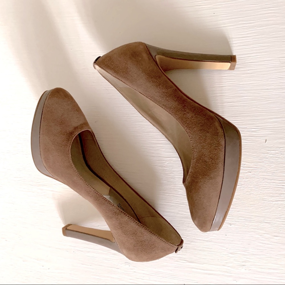 MICHAEL Michael Kors Adena Suede Pumps in Dusk